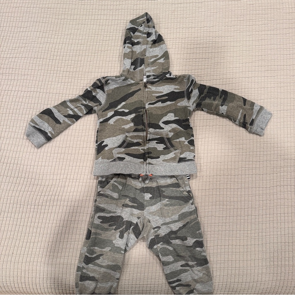 Splendid Camo Zip Up Jogger Matching Set - Size 3
